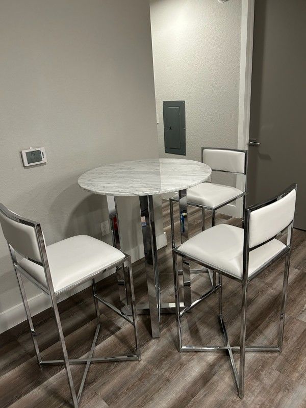 Amalfi Table Set