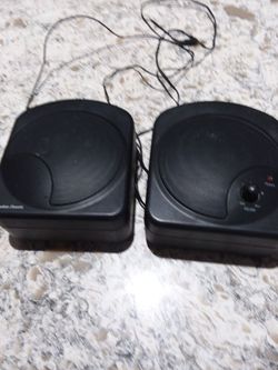 Set of speakers. Radio shack.