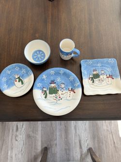CHRISTMAS DINNERWARE
