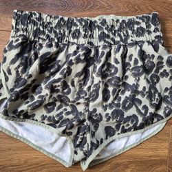 Victoria’s Secret Sport Camouflage Animal Print Athletic Exercise Shorts Sz XS