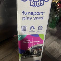 New Cosco Kids Funsport portable baby play yard./ Crib