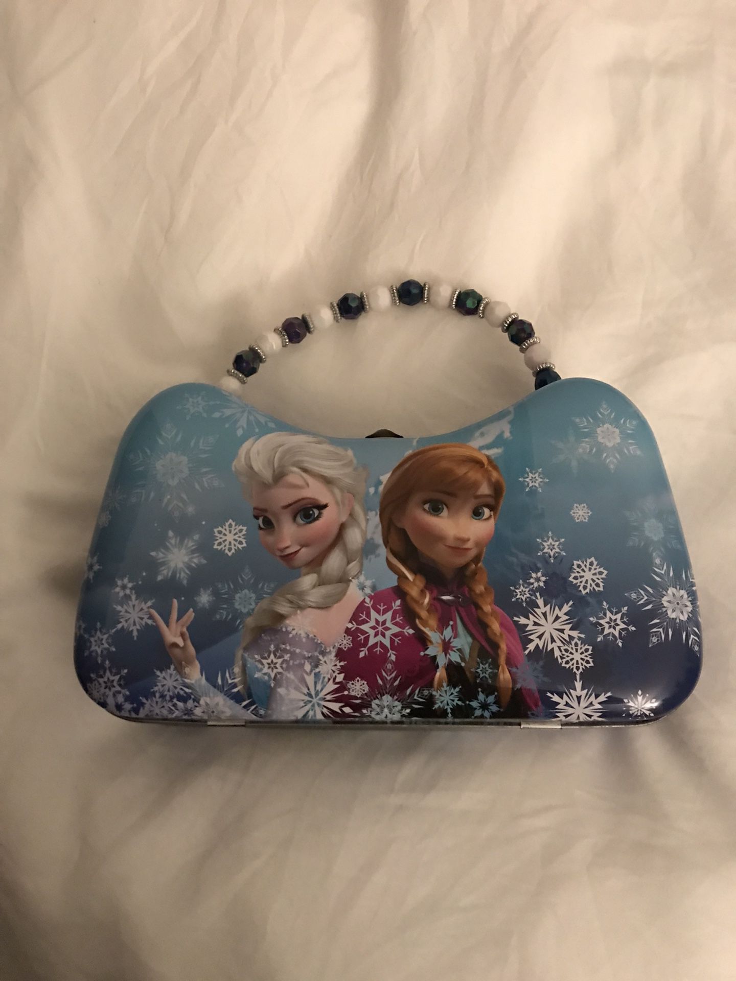 Frozen tin purse
