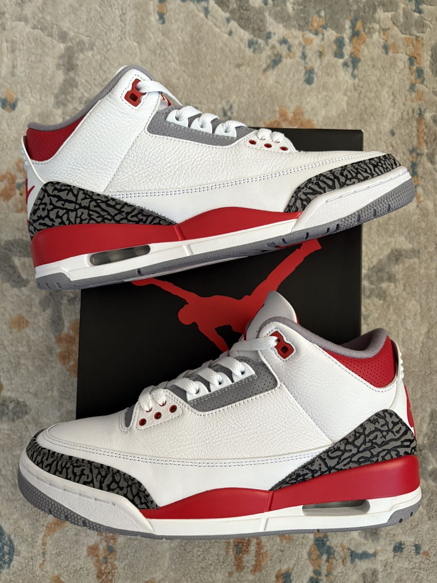 2022 Jordan 3 Retro Fire Red Size 10