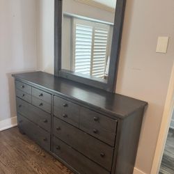 Living Spaces Wooden Bedroom Set