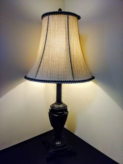 1 small table lamp