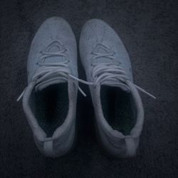 2021  white nike vapormaxes size 10.5