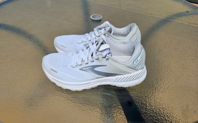 Brooks 22 Adrenaline GTS