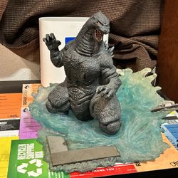 Diamond Select Godzilla Statue
