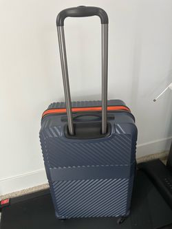 OBO! OR BEST OFFER! I’M OPEN TO IT ALL! 😃 Securitech Hard Shell Carry-On Luggage