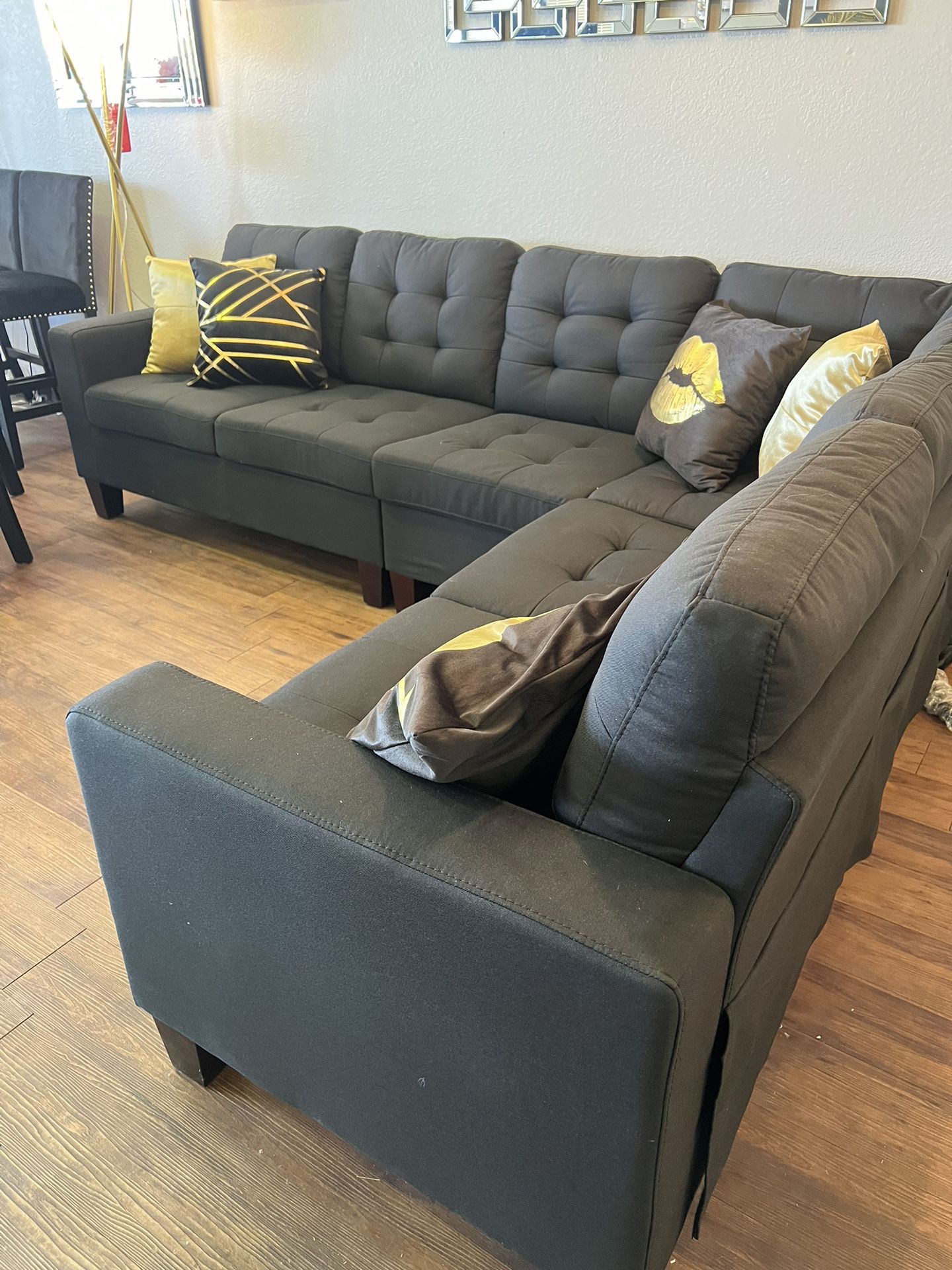 Brand New In Box  Black Sectional 