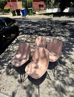 Gubi dining chair