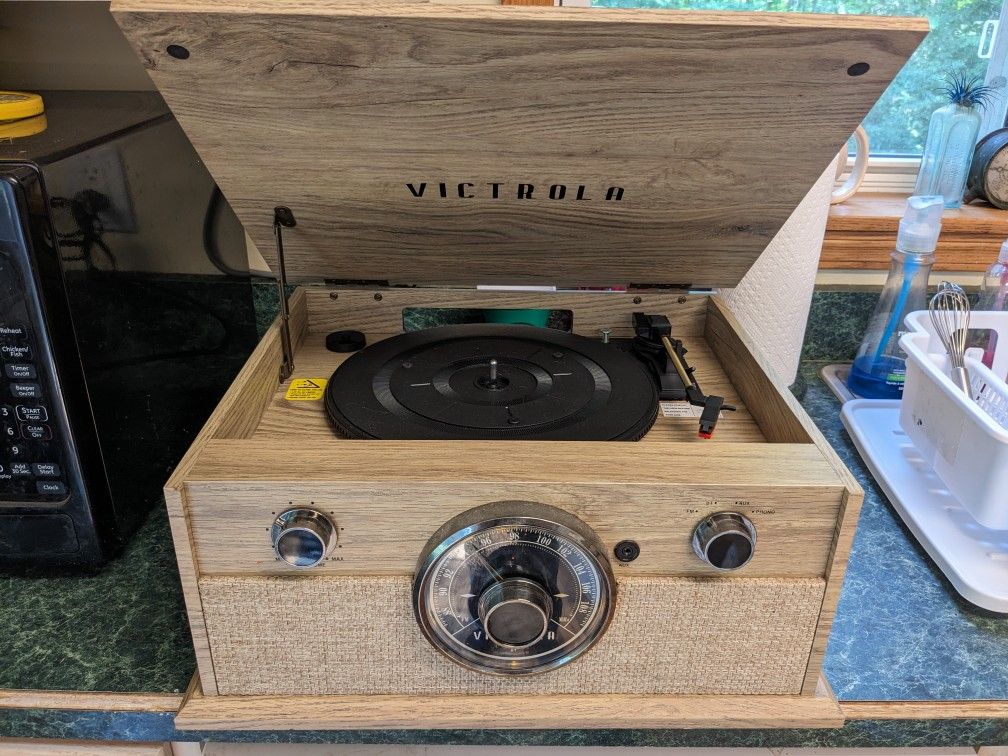 Victrola Record Player Radio