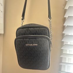 Michael Kors Crossbody Bag. See Pictures. READ DESCRIPTION. Check My Profile For More Items