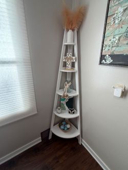 Corner Shelf With Decor