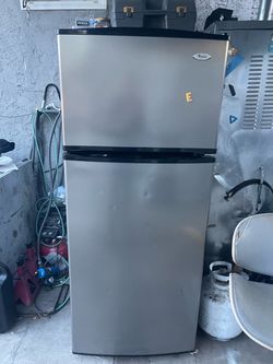 Refrigerator whirlpool