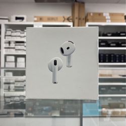 Apple AirPods (4th Generation) 