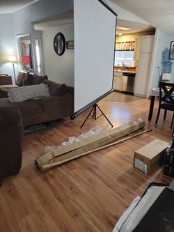 120 In. Tripod Projection Screen