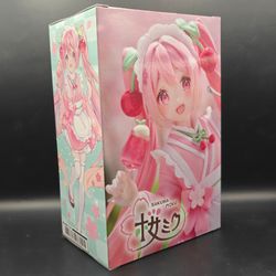 Taito Sakura Miku Coreful Figure Japanese Cafe version