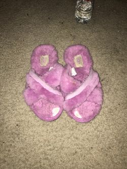 Worn UGG slippers SIZE 5 pink