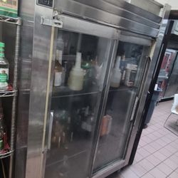 Traulsen G22010 Stainless Steel Commercial Freezer – Double Door  I get abandoned storage items regularly. Get in touch to learn more   MSRP $8,000+ U