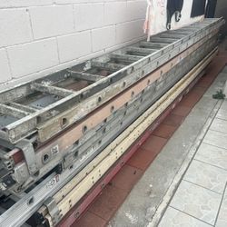 Escaleras de 40 y 32 pies de fibra de vidrio y de aluminio.diferentes precios. Manda mensaje precios