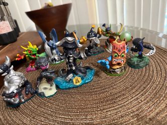 Skylanders Figures Lot of 10