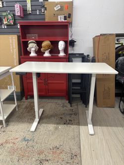 47.25 in White Electric Sit/Stand Desk