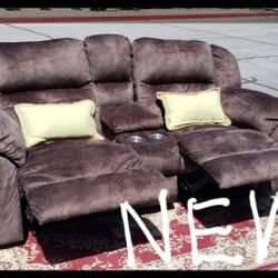 Reclining Loveseat With Console