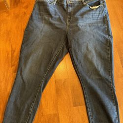 Women’s Levi’s Midrise Skinny Crop Jeans Shipping Available