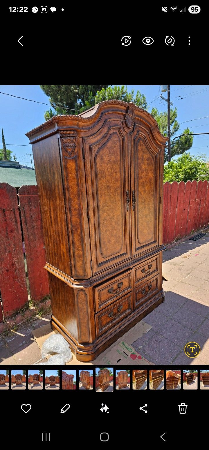 ARMOIRE DRESSER (DREXEL HERITAGE)