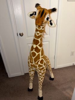 Giant giraffe