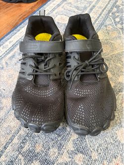 Barefoot running shoes size 10.5