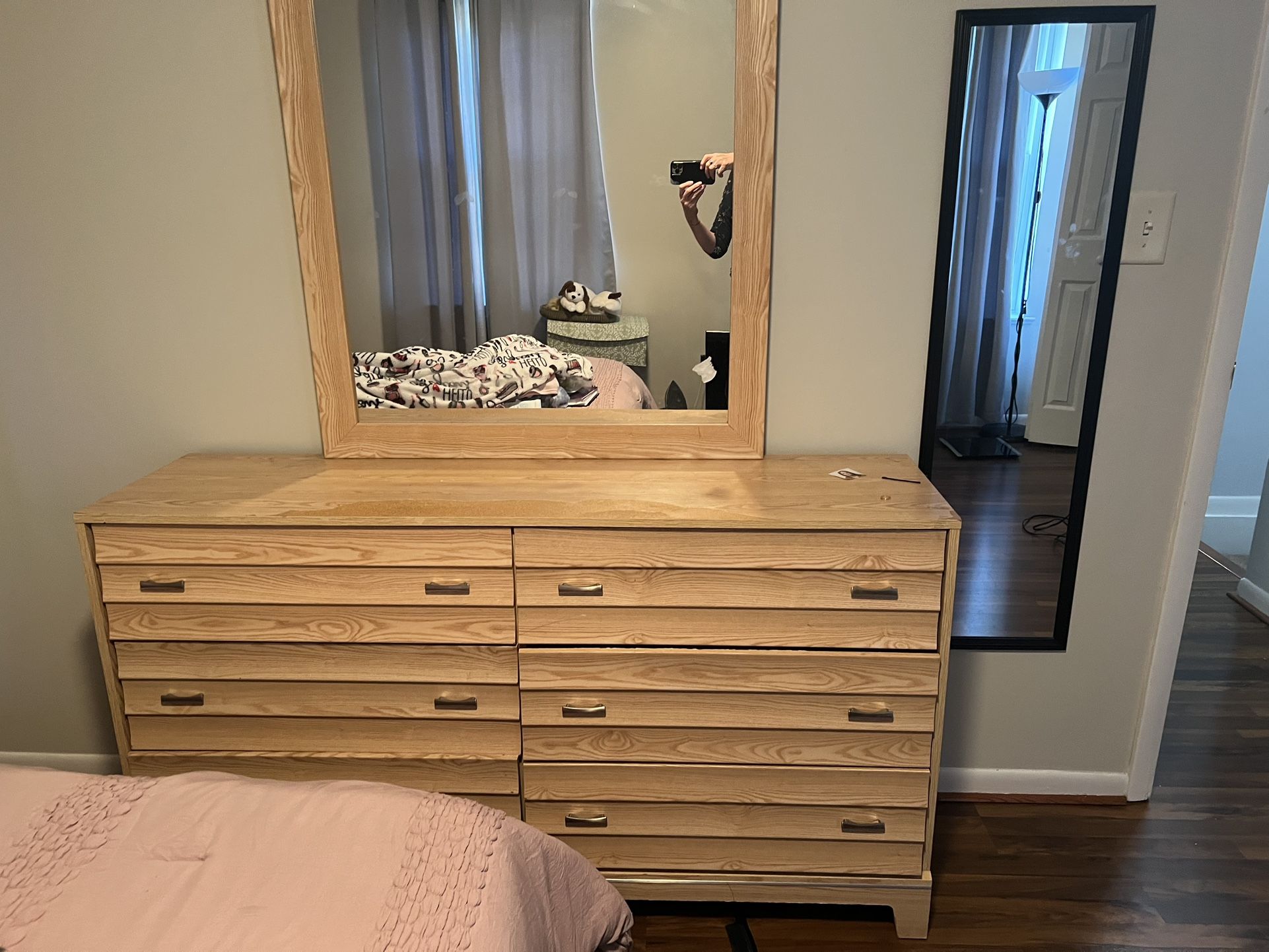 Dresser for sale $85