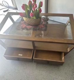 $85 firm ! Cocktail Table With Casters MGNABOT20  Measurements: 48” W by 26” D by 18.63”H