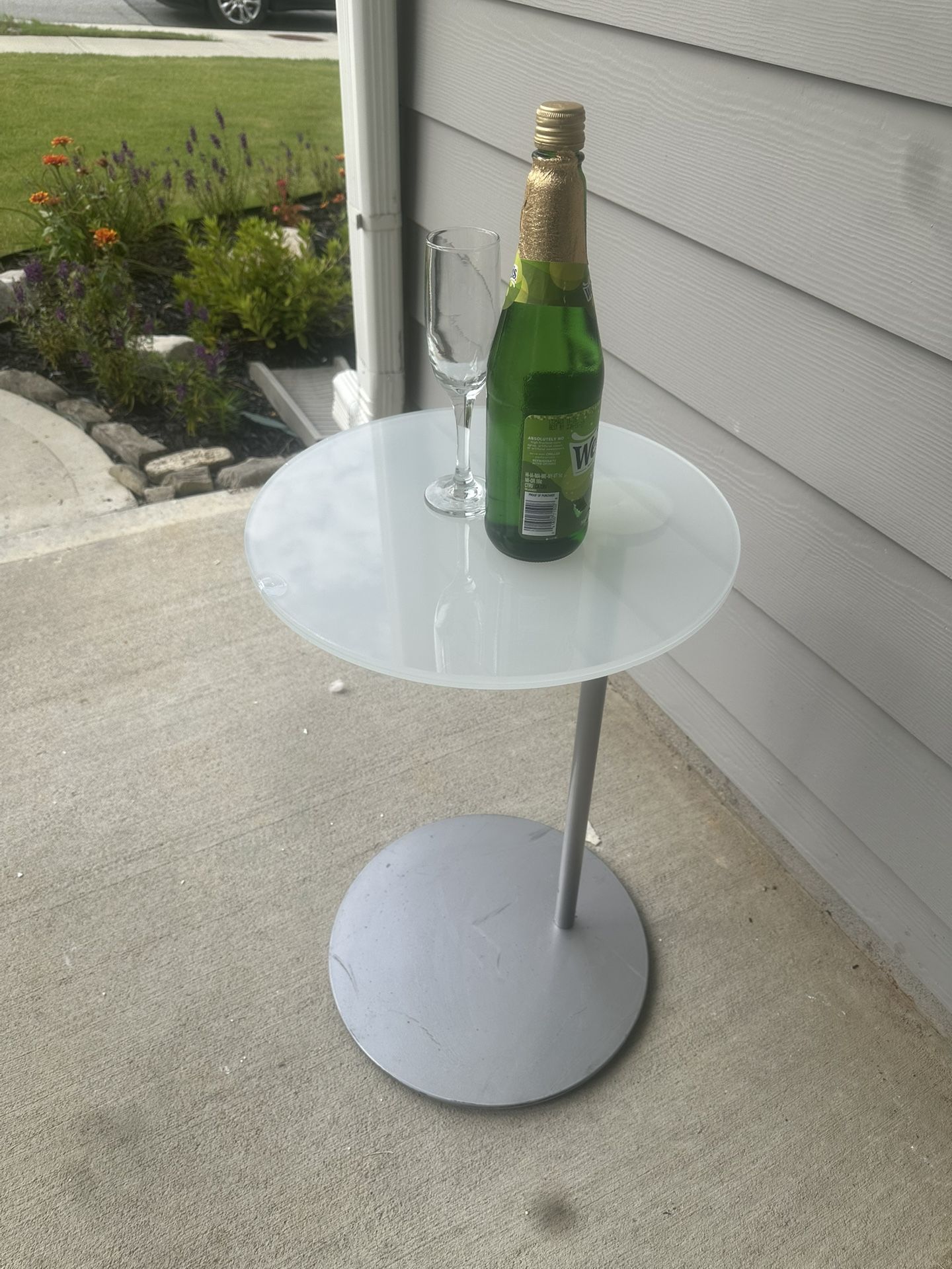 Side/Await Table Each. Set140