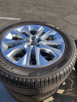 Toyota Highlander wheels and tires. 20" 275/45/20 Pirelli