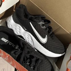 Nike Women’s running Shoes Size 8