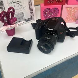 Camera Eos Rebel T8i With Charger