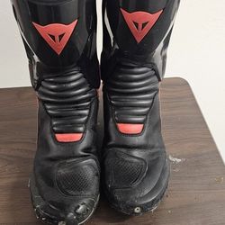 Boots DAINESE
Nexus Black / Fluo-Red Size 8.5