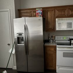 refrigerator 