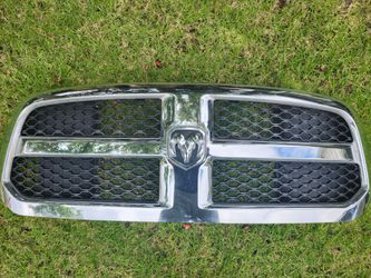 Original Factory 2017 Dodge Ram 1500 SLT Front Grille