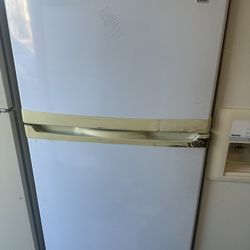 Kenmore Top Freezer Refrigerator Everything Works