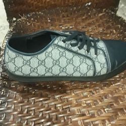 Navy Gucci shoes $25