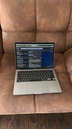 MACBOOK PRO 13-inch, 2020, four Thunderbolt 3 Port