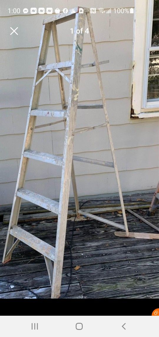 6 Feet Tall Foldable Ladder