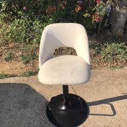 Bar stool Being Adjustable 24” -32” 