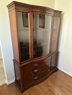 Kitchen Cabinet/Hutch