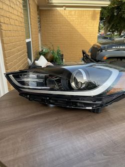 Hyundai Elantra Headlights