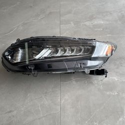 Driver Side Headlight 2019 Honda Acord 