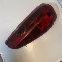 GMC Canyon Luz Trasera lado Pasajero (tail Light)